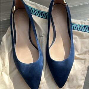 New sz 9.5 Tory Burch flats with dust bag
